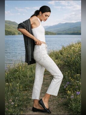Anthropologie NWT Pilcro The Yaya Mid-Rise Crop Flare Jeans  size 26.